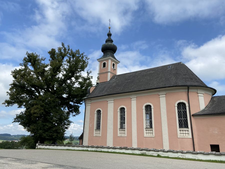 Wallfahrtskirche Mariä Heimsuchung auf dem Mühlberg bei Waging am See