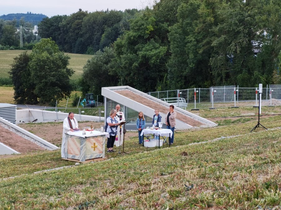 Zelebranten mit Altardienst