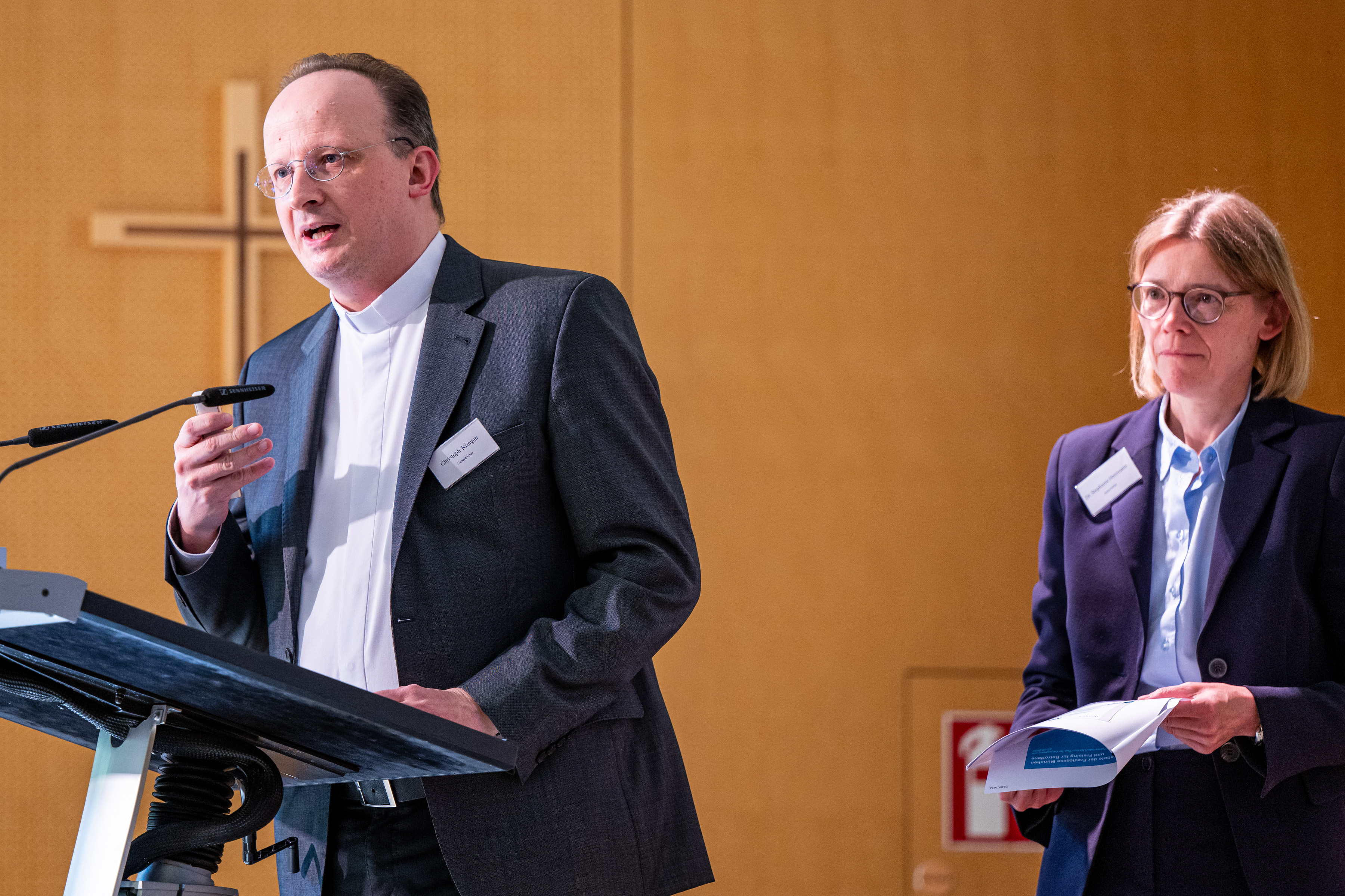 Generalvikar Christoph Klingan (l.) und Amtschefin Dr. Stephanie Herrmann