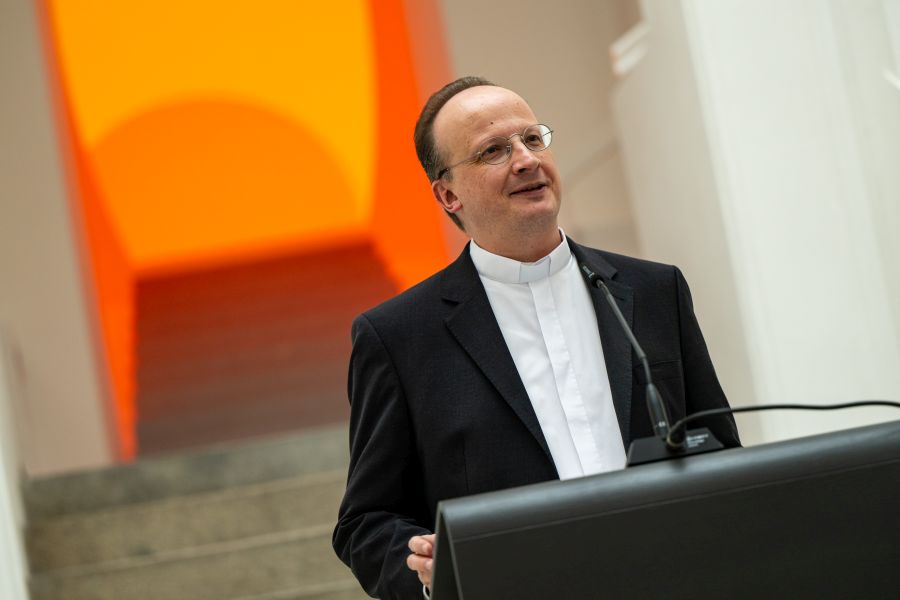 Generalvikar Christoph Klingan spricht zur Wiedereröffnung des Diözesanmuseums
