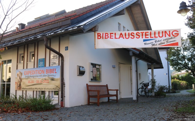 Bibelausstellung Kirchanschöring<br/>Pfr. Ludwig Westermeier<br/>Pfarrverband Kirchanschöring<br/>17. Oktober 2022
