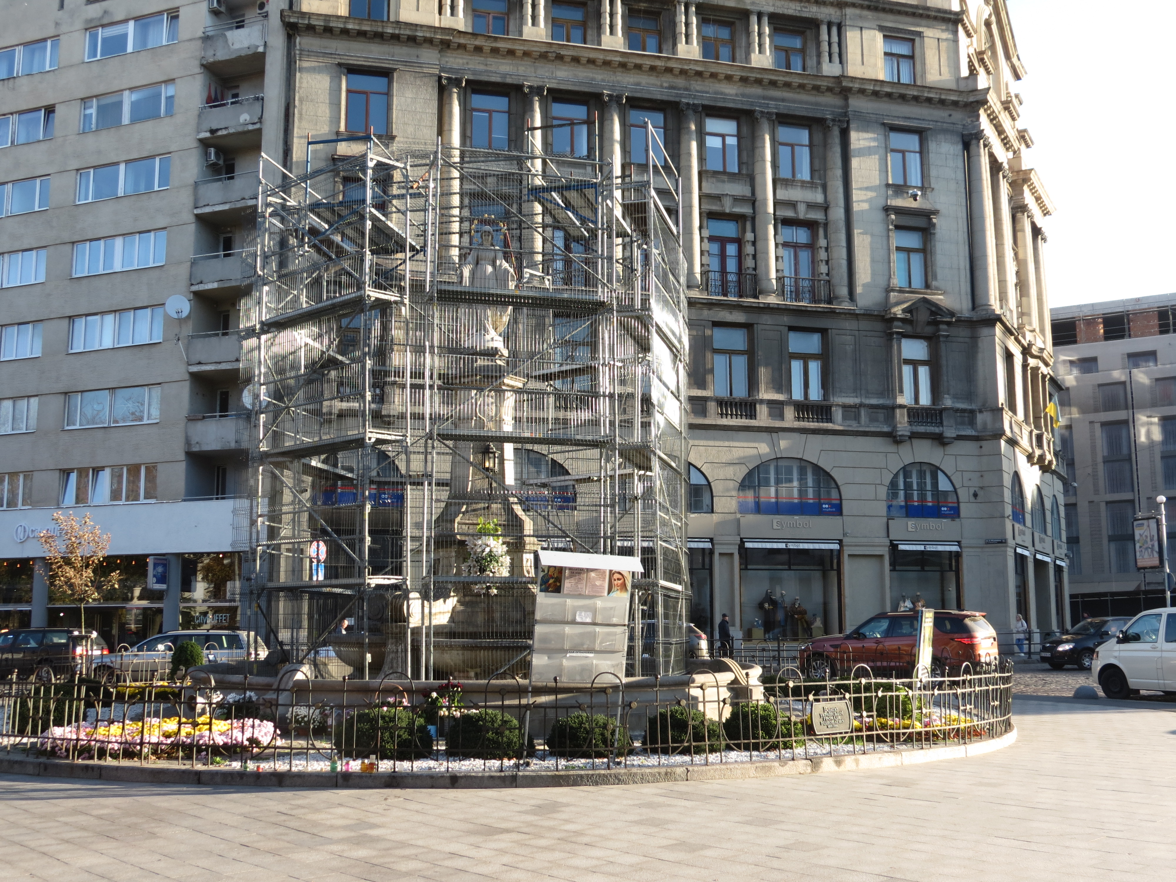 Vor Luftangriffen geschützte Marienstatue