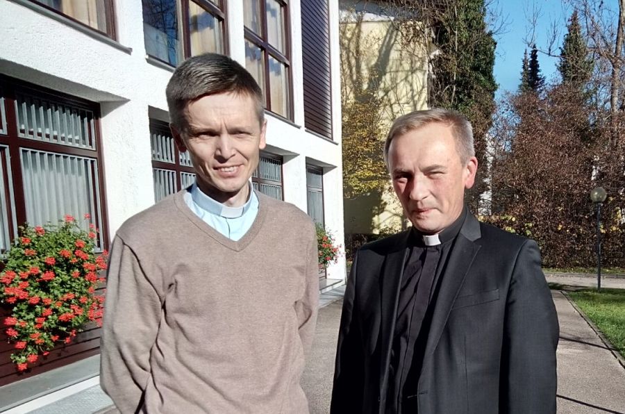 Der ukrainische Seelsorger Zorian Bereza (l.) und Pfarrer Wolodymyr Viitovich