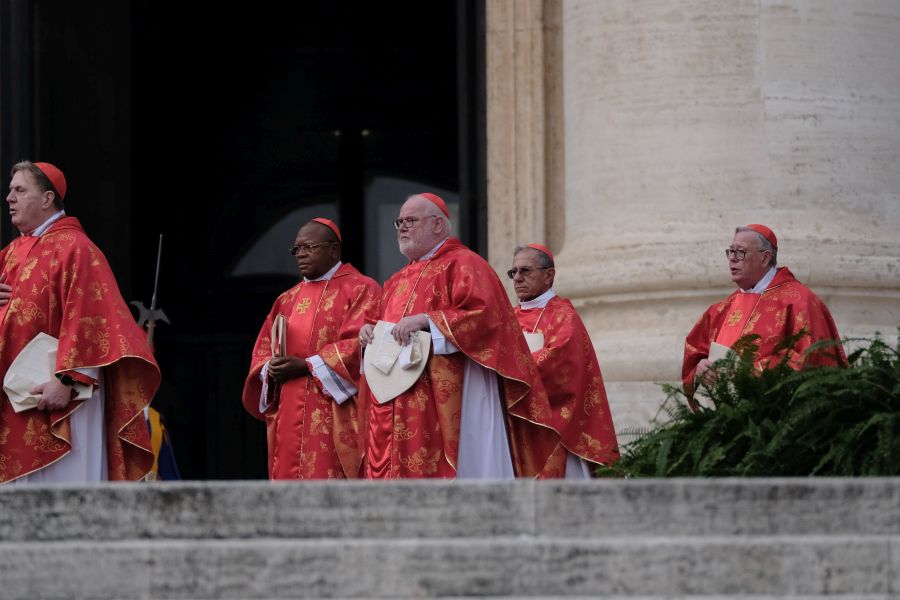 Kardinal Reinhard Marx beim Trauergottesdienst für Papst em. Benedikt XVI. auf dem Petersplatz