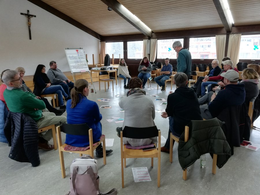 Im Plenum Besprechung der Themen am Klausurtag 2023 der Pfarrgemeinderäte