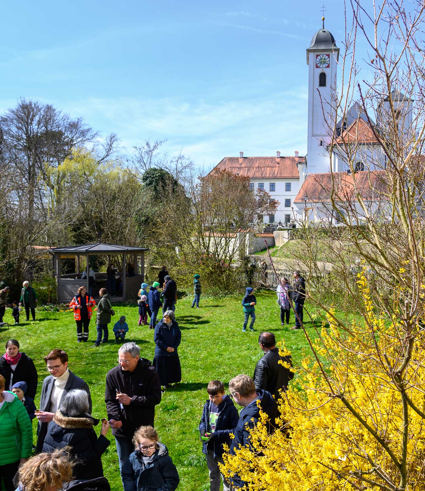 Ostereiersuchen im Pfarrhof Rott am Inn