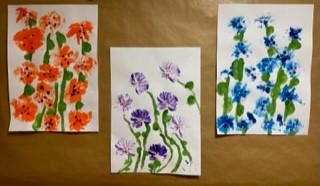 von Gruppe 4 gemalte Frühlingsblumen