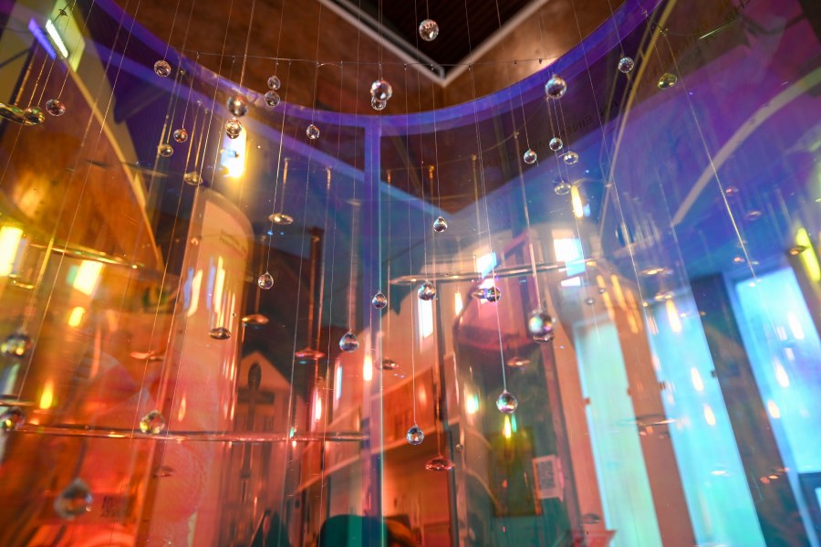 Kunstinstallation kath. Kirche Einweihung (1)