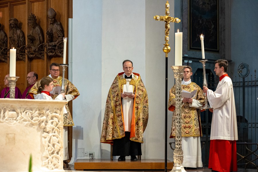 Generalvikar Christoph Klingan während der Vesper im Dom