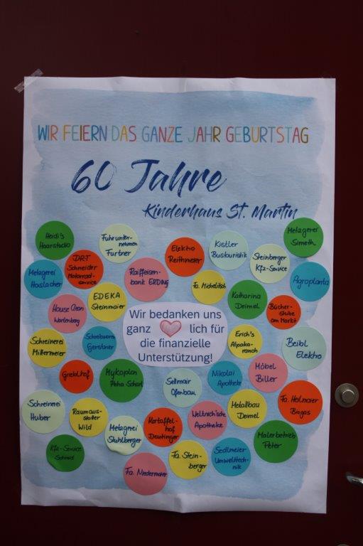 Ein Plakat mit allen Spendern und Spenderinnen, die das Fest finanziell unterstützt haben.