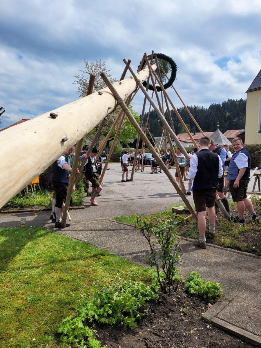 St_Georg_Tag_der_Vereine_Maibaumaufstellung_2023 (26)