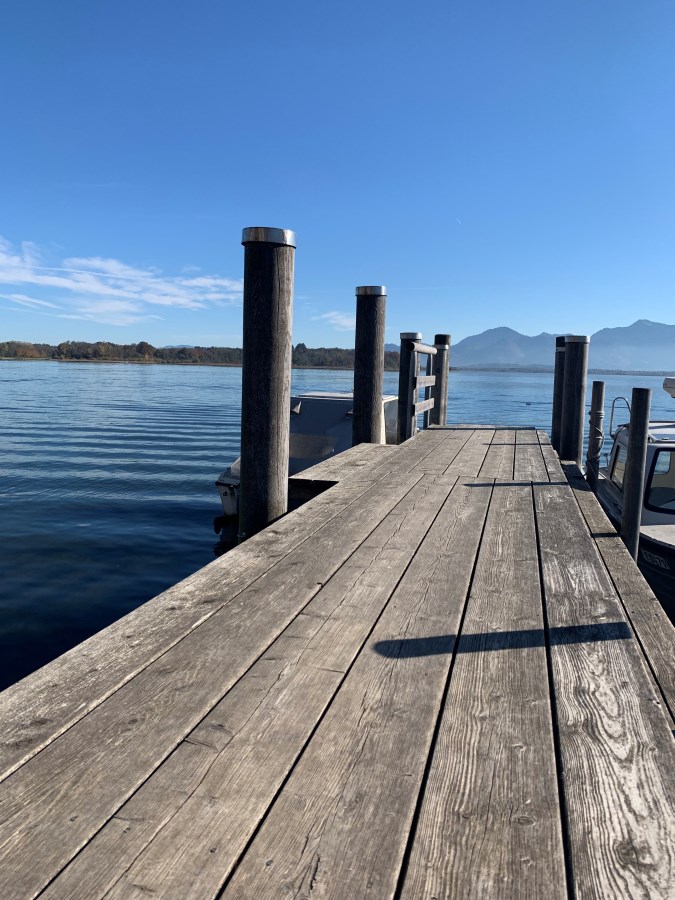 Steg im Wasser