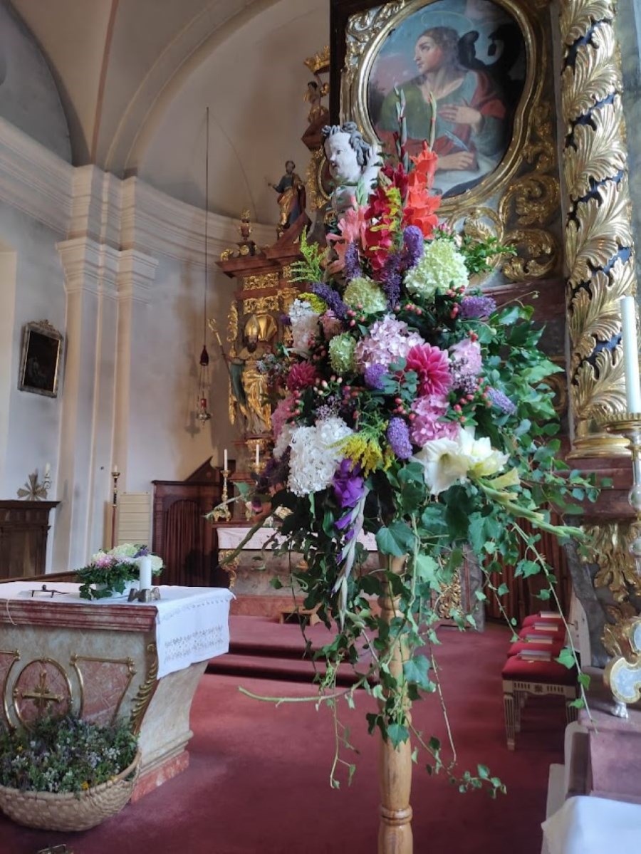 Maria Himmelfahrt Blumenständer