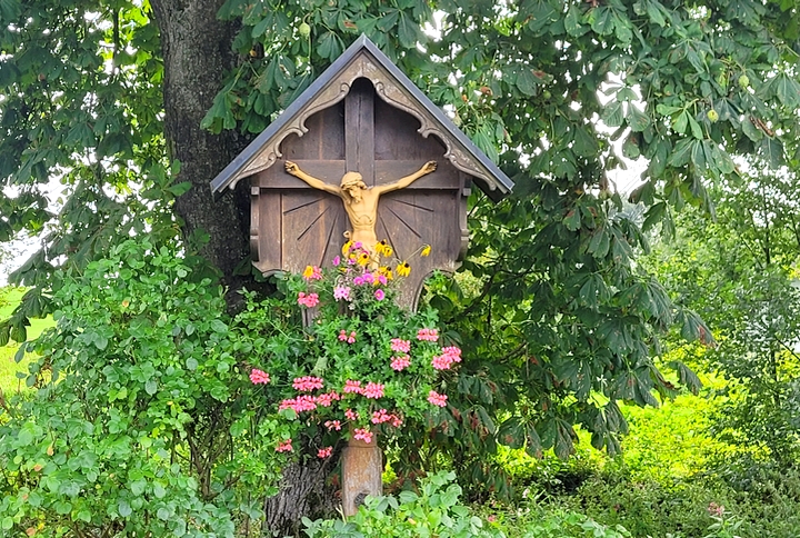 Wegkreuz am Mühlbach bei Babensham