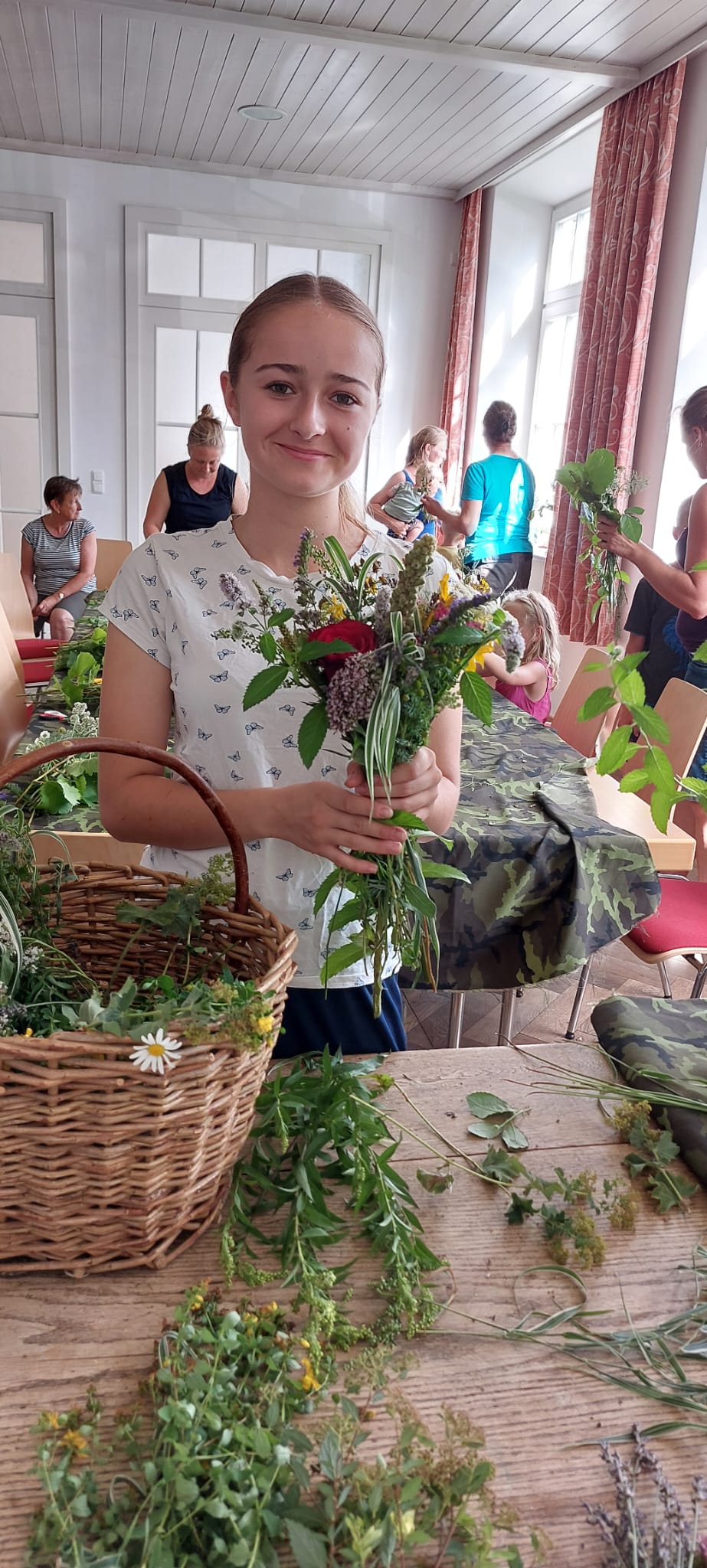 Kräuterbuschn und Familiengottesdienst