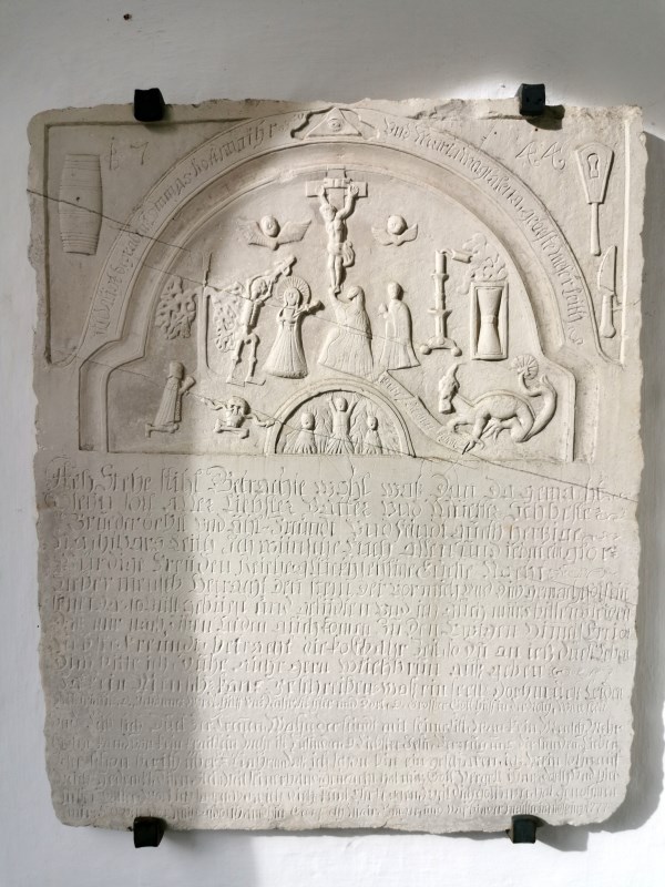 Frauenvils_Außen_Gedenktafel