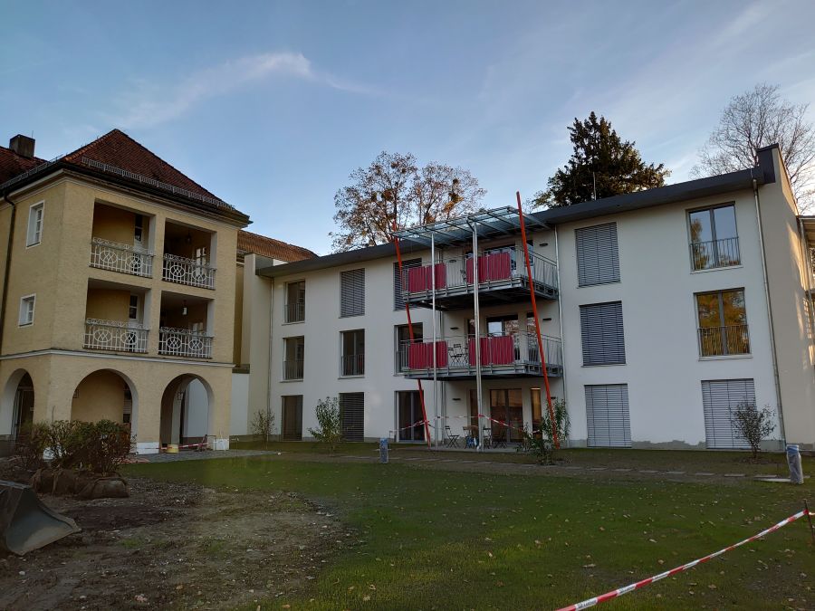 Studierendenwohnheim in Rosenheim – kurz vor der Fertigstellung der Außenanlagen im Winter 2022/2023