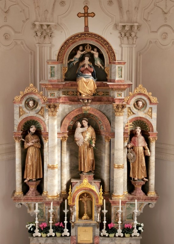 Zeilhofen_Innen_Altar