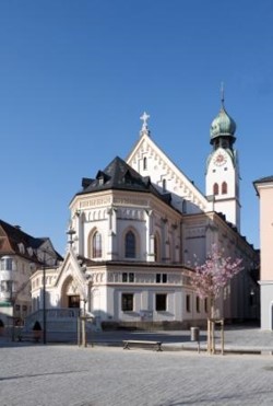 St Nikolaus Rosenheim Außenansicht