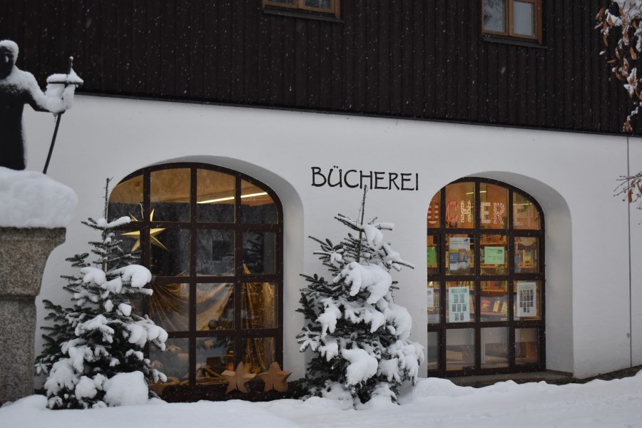 Kachel "Bücherei" (Winter)