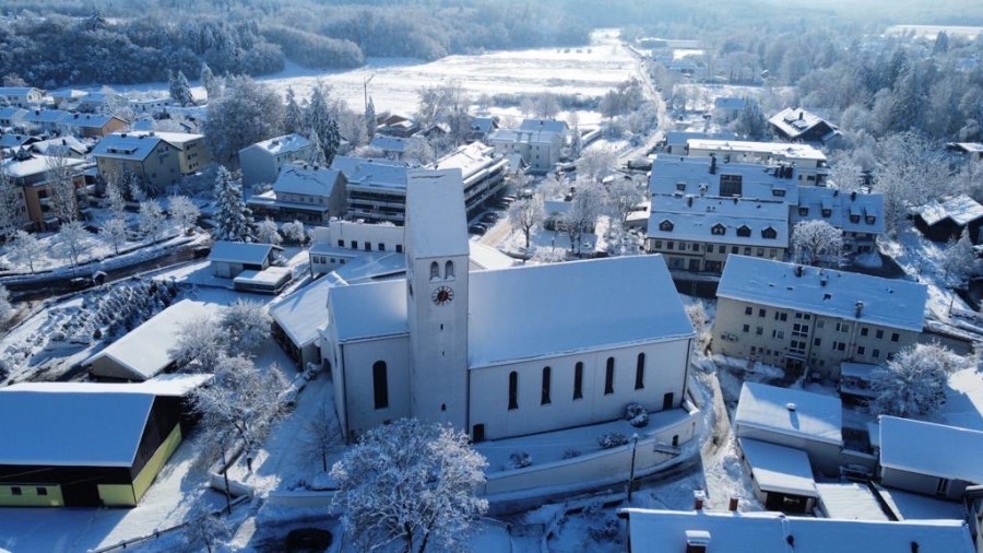 Pfarrkirche St. Benedikt Gauting - Nord Ansicht