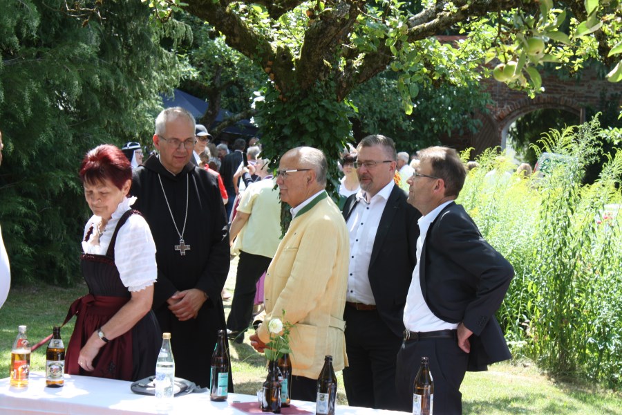 Empfang im Obstgarten