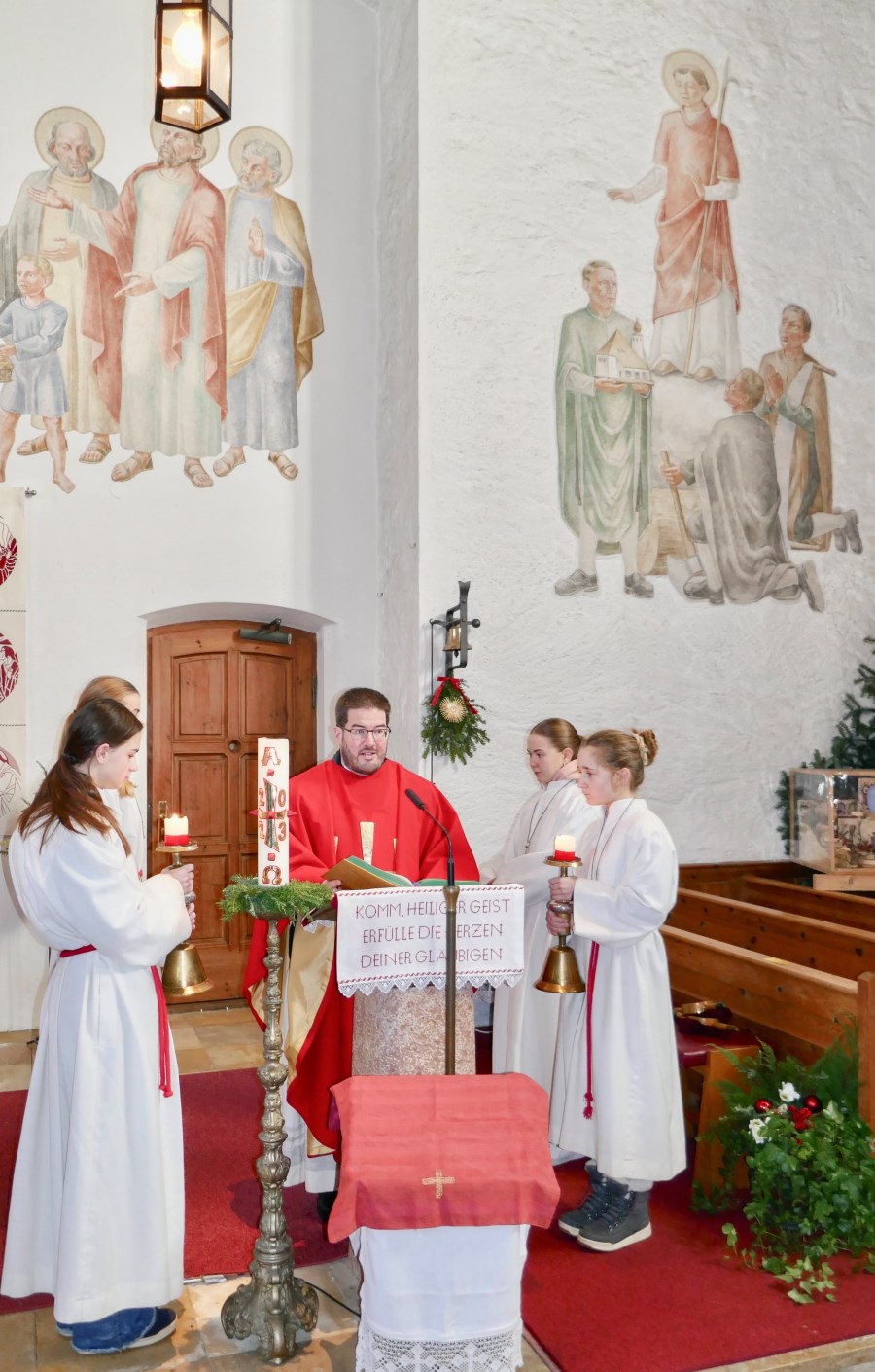 Vinzenz Pfarrer mit Altardienst