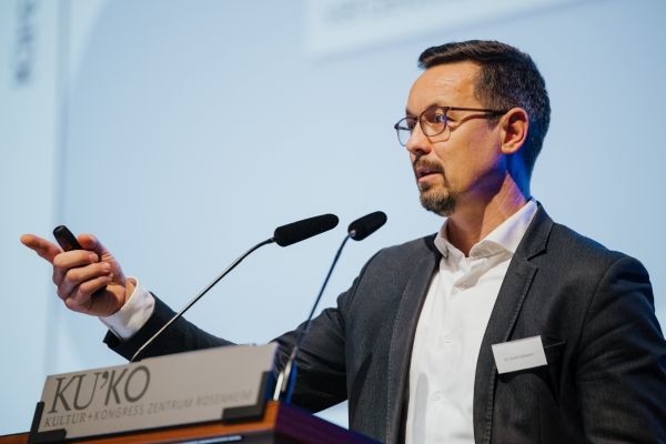 David Gutmann bei seinem Impulsvortrag auf dem Seelsorgetag in Rosenheim