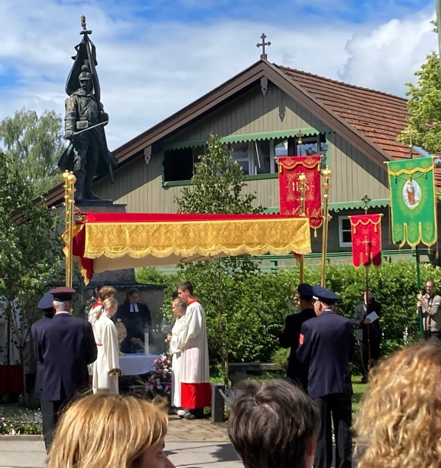 Friedensgebet mit Pfarrerin Fr. Beims