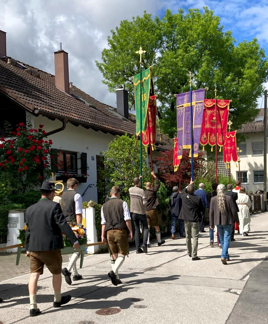 Fahnen auf dem zum Ferstlhof