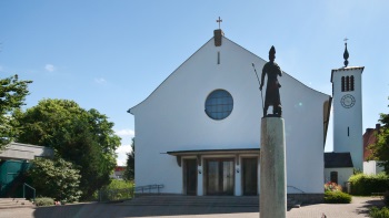 Lohhof Kirchplatz1