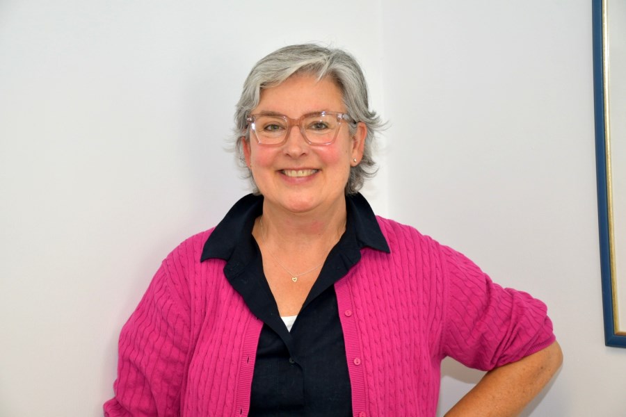 Auf dem Foto ist Susanne Ehlert zu sehen. Sie leitet die Alleinerziehendenseelsorge.