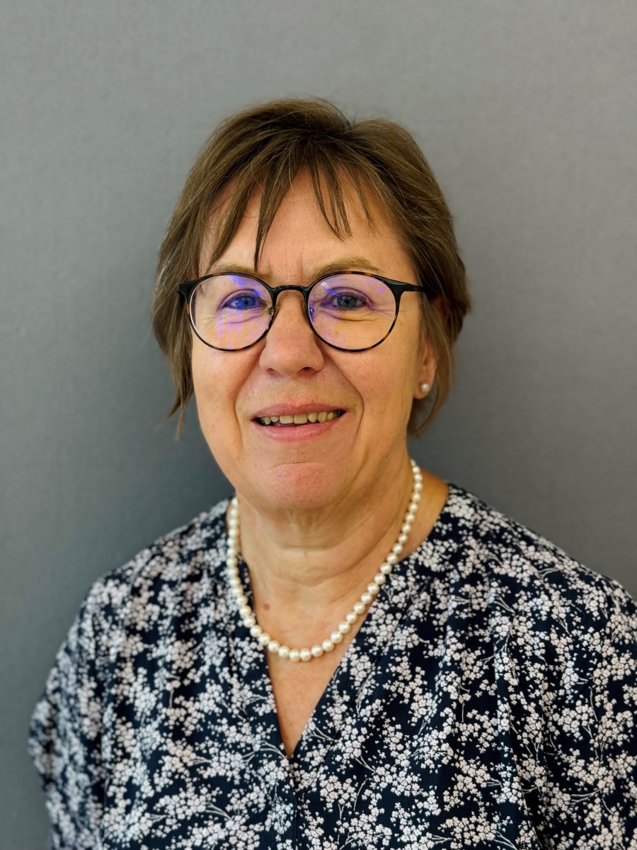 Portrait Dr. Beate Mayr
