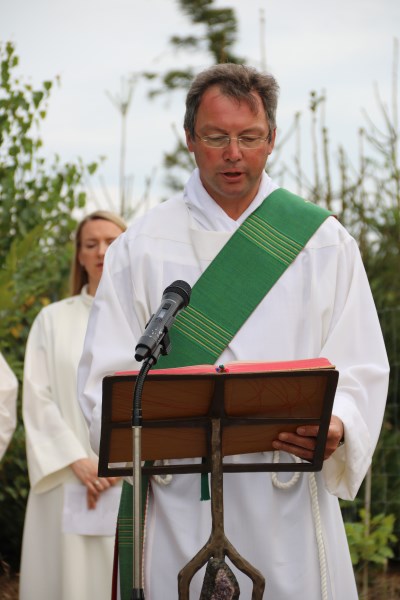 Diakon Alfred Stadler beim Lesen des Evangeliums