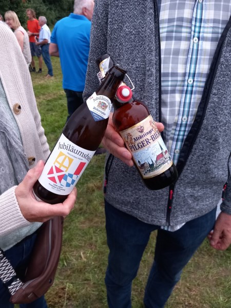 52 das Jubiläumsbier aus Freising und das Pilgerbier aus Altötting