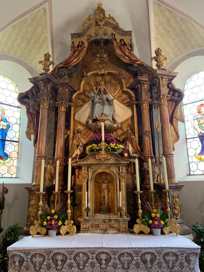 Altar in St. Korbinian in Oberlaindern