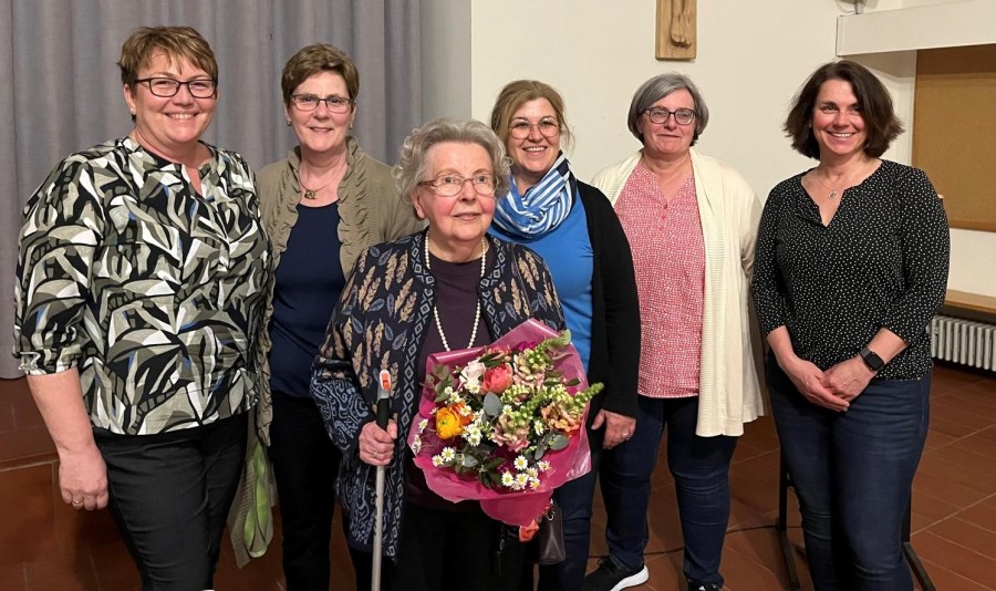 Foto mit Gründerin Gudrun Strauss