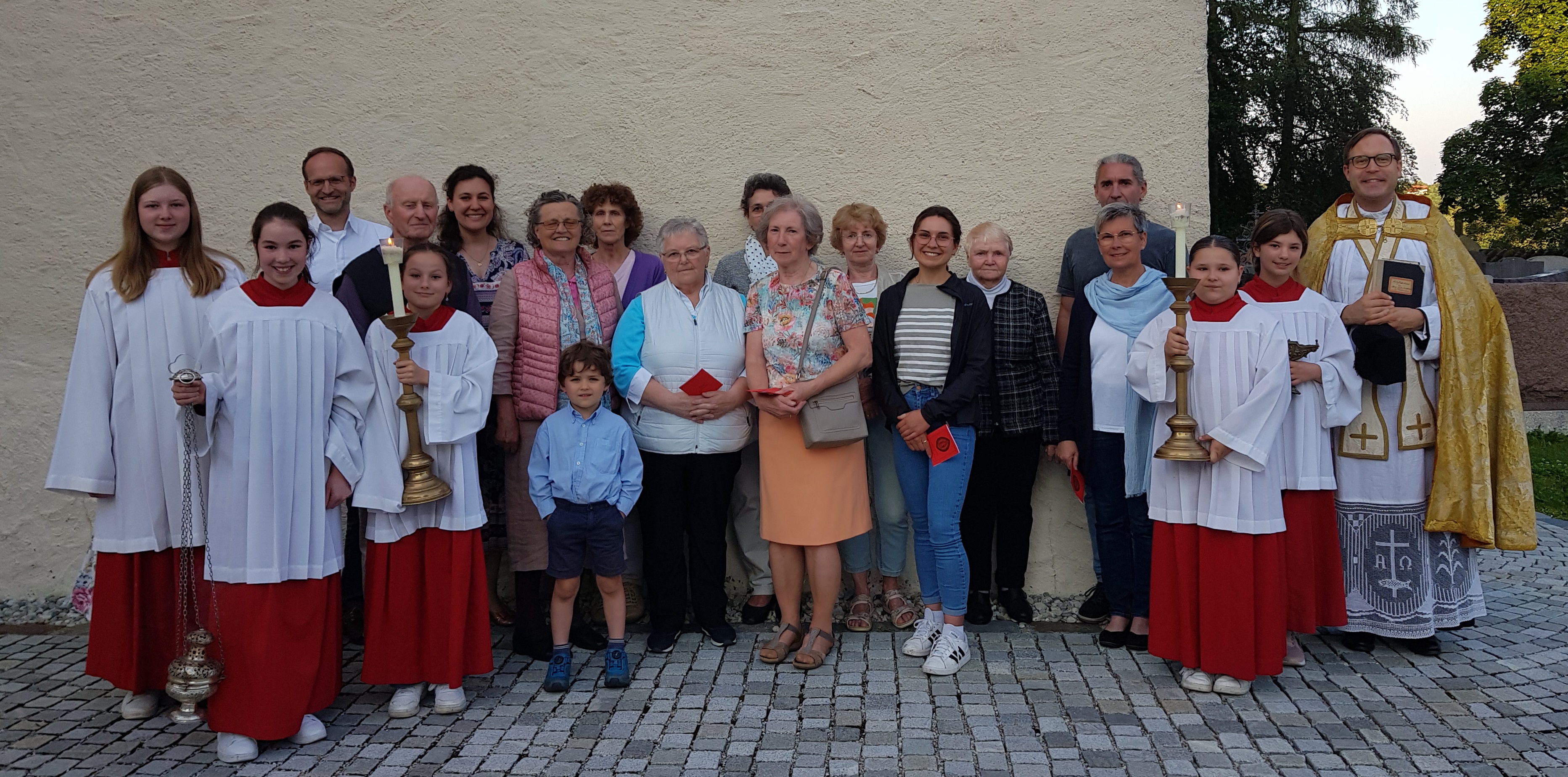 Altardienst uns Mitglieder Herz-Jesu-Bruderschaft Tacherting