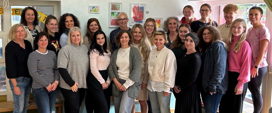 Gruppenfoto von allen Teammitgliedern