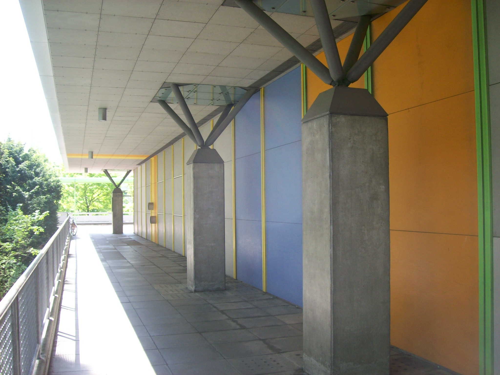 Kirchendach-Säulen