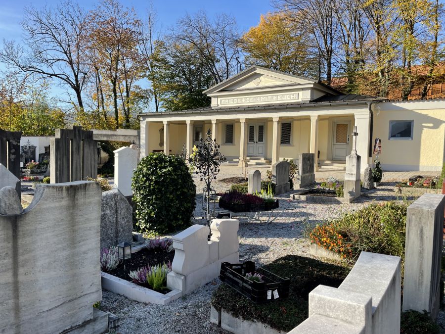 Leichenhalle auf dem Tegernseer Friedhof