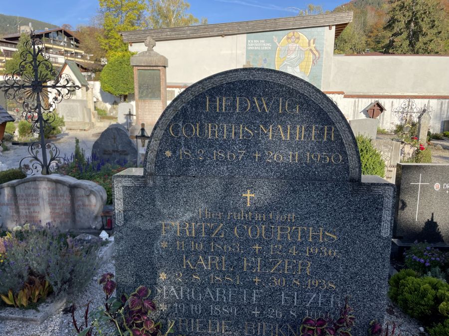 Grabstätte von Hedwig Courths-Mahler auf der Friedhof von Rottach-Egern