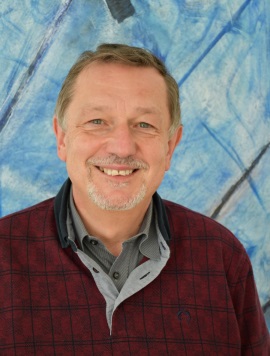 Auf dem Foto ist Diakon Josef Kafko zu sehen. Er kümmert sich um Menschen mit psychischer Erkrankung.