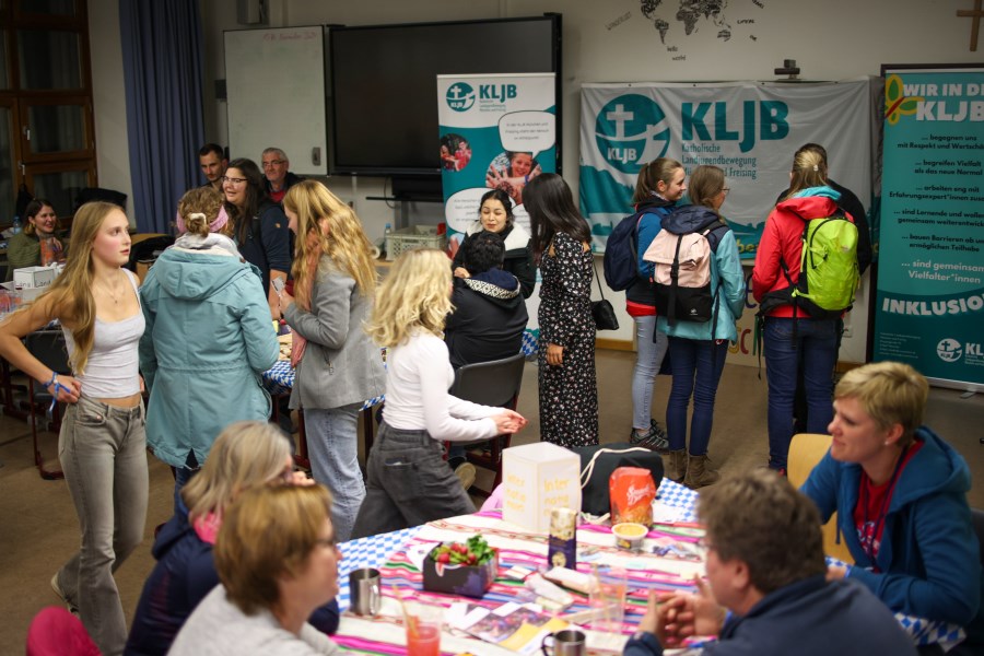 Teilnehmende der Jugendkorbinianswallfahrt