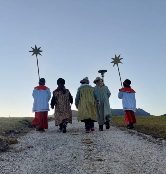 Sternsinger von hinten