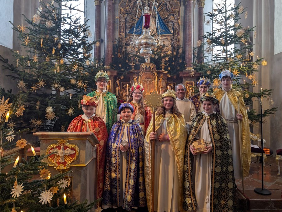 Gruppenfoto Kirche
