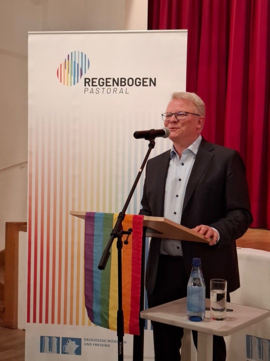 Dr. Michael Brinkschröder