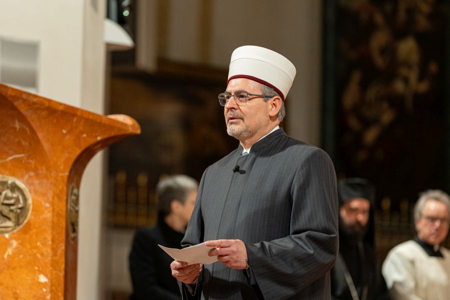 Imam Benjamin Idriz bei Gedenkgottesdienst im Dom