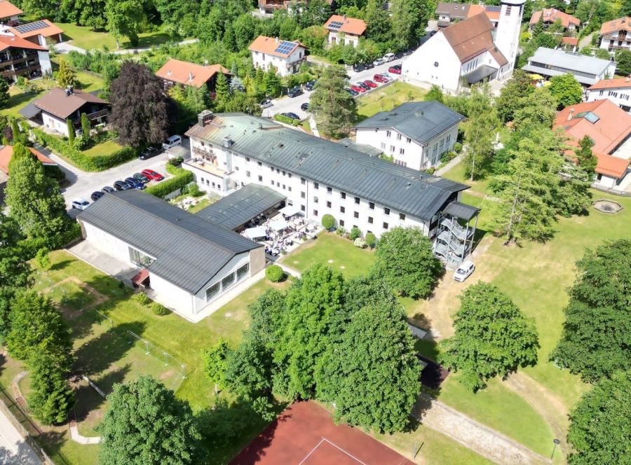 Luftaufnahme vom Jugendhaus Josefstal
