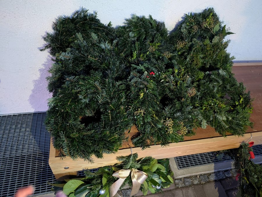 Adventskranzbinden